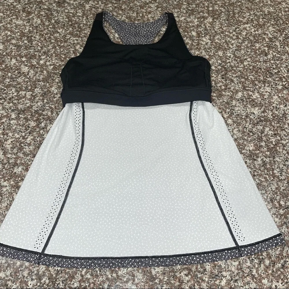 Lululemon Hit It Tank Frozen Fizz White Black Size 8 - Picture 5 of 8